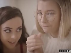 18 jahre, Blondine, Blasen, Kehlenfick, Brille, Pornostars, Pov, Strümpfe