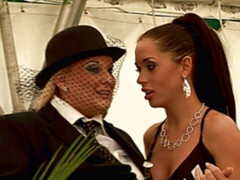 Grosser arsch, Grosser schwanz, Grosse titten, Blasen, Hundestellung, Gruppe, Milf, Titten