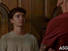 In den arsch, Grosser schwanz, Blasen, Schwul, Masturbation, Muskel, Tätowierung