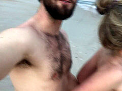 Большая жопа, Большой член, Минет, Семяизвержение, На природе, На публике, Шлюха