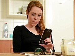 Culo grande, Verga grande, Mamada, Cocina, Tetas naturales, Pelirrojo, Adolescente, Tetas