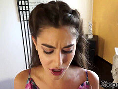 Sucer une bite, Brunette brune, Tir de sperme, Adolescente