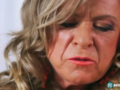 Tetas grandes, Rubia, Mamada, Semen en la boca, Corridas, Maduro, Madres para coger