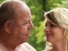ブロンド, フェラチオ, 目瞪口呆, キス, ガリガリ, ストリッピング, タトゥー, ティーン