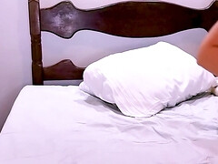 Grosser arsch, Braunhaarige, Vollbusig, Kehlenfick, Hd, Lingerie, Solo, Spielzeuge