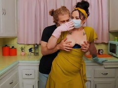 Anaal, Mooie dikke vrouwen, Gevangen, Hondjeshouding, Handbeurt, Rijpe lesbienne, Natuurlijke tieten, Tatoeage