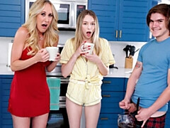 Kont, Grote lul, Grote mammen, Hondjeshouding, 1 man 2 vrouwen, Moeder die ik wil neuken, Natuurlijke tieten, Mager