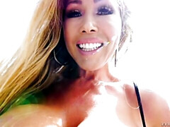 アジア人, デカ尻, デカチン, デカパイ, フェラチオ, 手コキする, オナニー, 淫乱熟女