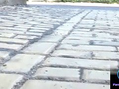 Gros seins, Brunette brune, Tir de sperme, Branlette thaïlandaise, Hd, Masturbation, Public, Nénés