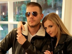 Rubia, Estilo perrito, Pajear, Sexo duro, Besar, Tatuaje, Adolescente, Tetas