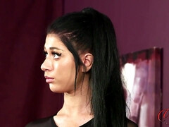 Gros seins, Brunette brune, Plantureuse, Tir de sperme, Nue  à poil, Nénés