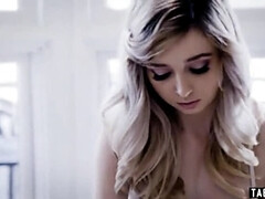 Blonde, Sucer une bite, Famille, Petite femme, Rasée, Tabou, Adolescente, Nénés