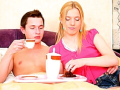 Dormitorio, Culo grande, Rubia, Mamada, Estilo perrito, Tetas naturales, Adolescente, Tetas