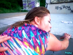 美女, フェラチオ, 巨乳な, お金, アウトドア, パンティ, 公共, オマンコ