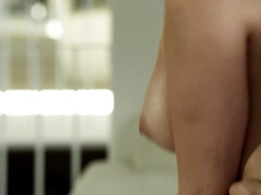 Gros seins, Sucer une bite, Brunette brune, En levrette, Faciale, Hd, Léchez, Chatte