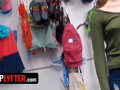 Trastienda, Dominación, Corridas faciales, Penetracion con dedos, Peludo, Perforación, Sexo fuerte, Tabú