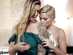 Fingern, Küssen, Lecken, Lingerie, Masturbation, Muschi, Rasiert, Entkleiden