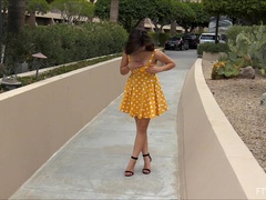 Anal, En gros plan de très près, Extrême, Massage, Orgasme, Public, Solo, Sous la jupe