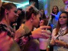 Sucer une bite, Partouze, Groupe, Hard, Public, Réalité, Echangistes, Adolescente