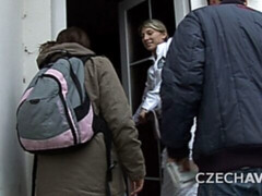 Pijpbeurt, Bruinharig, Hondjeshouding, Dubbele penetratie, Handbeurt, Moeder die ik wil neuken, Man man vrouw, Geschoren