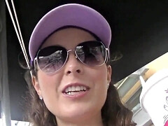 Leie, Braunhaarige, Hd, Milf, Im freien, Unter dem rock, Spanner, Ehefrau