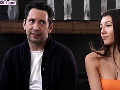 18 jaar, Gebondenheid, Dominatie, Fetisj, Likken, Kut duiken, Ruw, Tieten likken