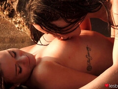 Cunnilingus, Británico, Lesbiana, Lamidas, Al aire libre, Público, Coño, Tetas