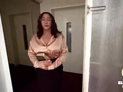 Amateur, Grosse bite, Gros seins, Sucer une bite, Brunette brune, Robe, Fille latino, Pute