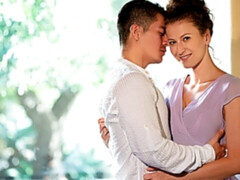 Gros cul, Grosse bite, Sucer une bite, Brunette brune, En levrette, Masturbation, Cheveux courts, Adolescente