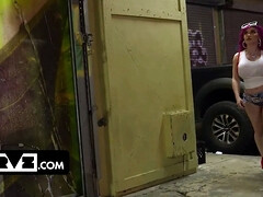 Leie, Blasen, Geschnappt, Spermaladung, Kehlenfick, Hundestellung, Latina, Schreiend
