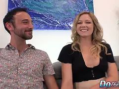 Blond, Pijpbeurt, Man die toekijkt, Sperma shot, Hd, Interraciaal, Schreeuwen, Tieten likken