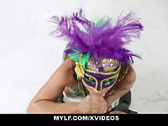 Mooie dikke vrouwen, Grote kont, Grote mammen, Pijpbeurt, Bruinharig, Reusachtig, Moeder die ik wil neuken, Tieten likken