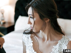 Gros seins, Bisexuelle, Brunette brune, Plantureuse, Maigrichonne, Belle mère, Plan cul à trois, Épouse