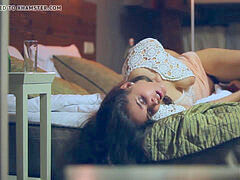 茶髪の, ヨーロピアン, 指いじり, オナニー, 淫乱熟女, 乳首, オーガズム