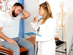 18 ans, Gros cul, Grosse bite, Sucer une bite, En levrette, Seins naturels, Adolescente, Nénés