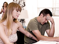 Grosser arsch, Grosse titten, Blondine, Blasen, Hundestellung, Natürlichen titten, Tätowierung, Jungendliche (18+)