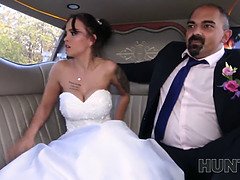 In den arsch, Braut, Braunhaarige, Gehörnter ehemann, Hd, Pov, Strümpfe, Tätowierung