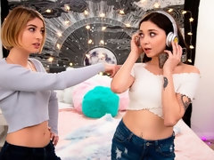 Mignonne, Doigter, Chatte, Rasée, Softcore, Dénudage, Tatouage, Adolescente