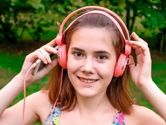 Брюнетки, Смазливые, Ласковые ручки, Киски, Бритые, Короткая стрижка, Тощие, Молоденькие