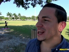 Любители, Минет, Брюнетки, Семяизвержение, Сперма на лице, Латиноамериканки, Пирсинг, Тощие