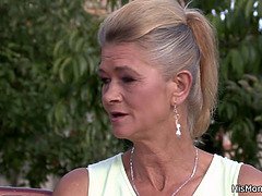 18 jaar, Blond, Fetisj, Omie, Rijpe lesbienne, Moeder die ik wil neuken, Moeder, Kut duiken