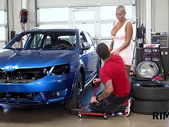 Tetas grandes, Rubia, Mamada, Garganta profunda, Masturbación, Madres para coger, Mamá, Madrastra