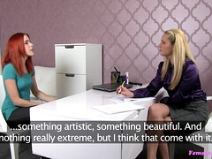 Chica, Rubia, Latina, Tetas naturales, Oficina, Falda, Español, Tetas