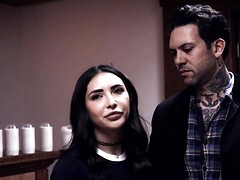 Анальный секс, Большой член, В клубе, Сперма во рту, Семяизвержение, Секс без цензуры, Вечеринка, Стриптиз