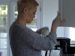 Жопа, Большие сиськи, Измена, Лесбиянка, Лизание, Милф, Киски, Сквиртинг