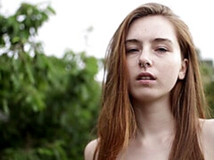 Doigter, Branlette thaïlandaise, Masturbation, Piercing, Maigrichonne, Solo, Adolescente, Nénés