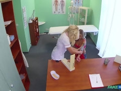 69, 医者, 指いじり, レズビアン, なめる, 看護婦, オフィス, オマンコ