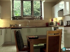 Beauté, Gros cul, Sucer une bite, Brunette brune, Masturbation, Orgasme, Solo, Nénés