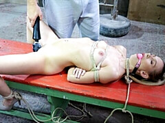 18 летние, Жопа, Блондинки, Бондаж, Унижение, Натуральные сиськи, Тощие, Молоденькие