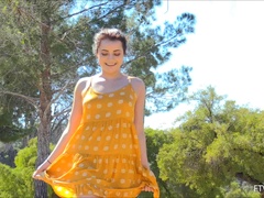 Крупный план, Танцы, Двойное проникновение, Экстремальный секс, Мастурбация, Оргазм, Соло, Под юбкой